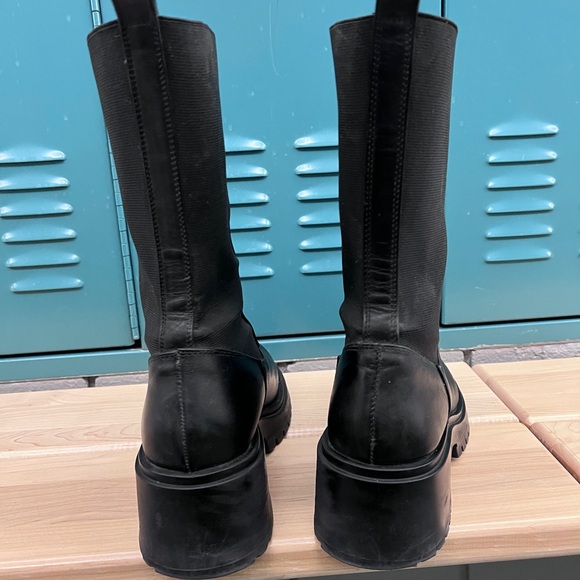 Steve Madden Black Slip-On Chelsea Platform Boots - Picture 6 of 13